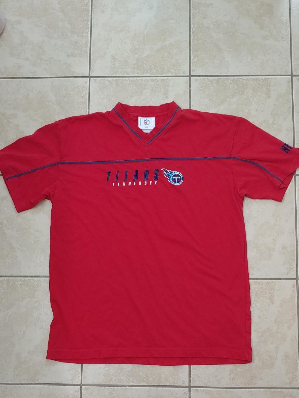 Vintage Y2K NFL Tennessee Titans Embroidered Shirt Red V-Neck Unisex Size XL